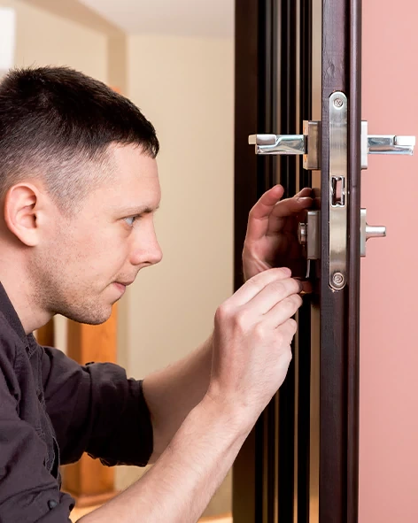 : Professional Locksmith For Commercial And Residential Locksmith Services in University, FL