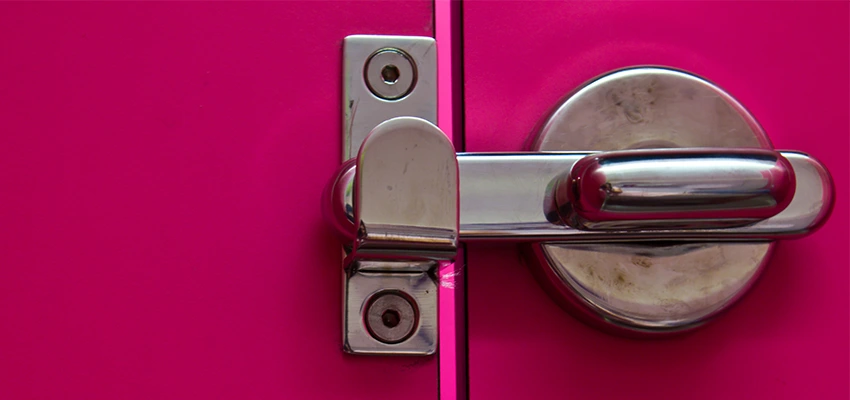 Childproof Gate Lock in University, Florida