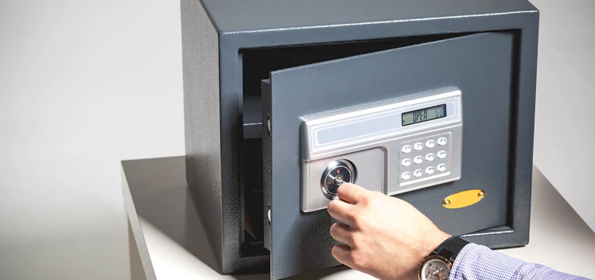 Jewelry Safe Unlocking Service in University, Florida