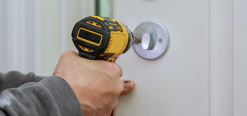 Street Locksmith For Smart Lock Repair in University, FL